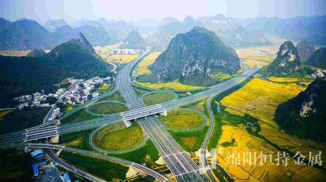 高速公路为什么没有路灯？原因竟让我心服口服