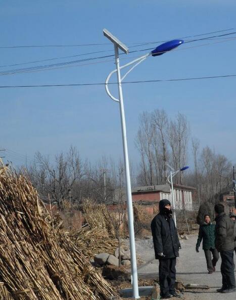 太阳能路灯落地布瓦 点亮羌寨群众幸福奔康路