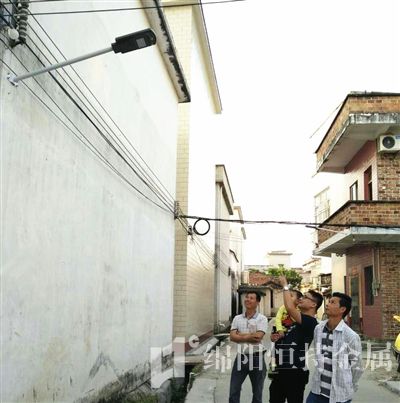云浮安塘都涝村：太阳能路灯照亮乡村之夜