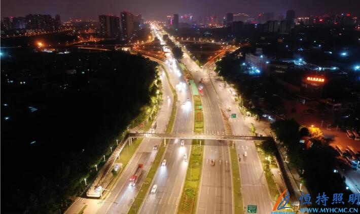 智慧路灯，点亮城市的未来